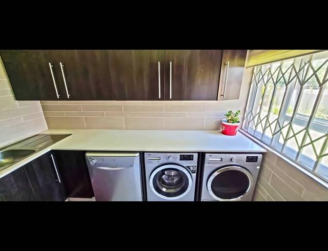 4 BEDROOM HOUSE FOR SALE IN FLORENTIA